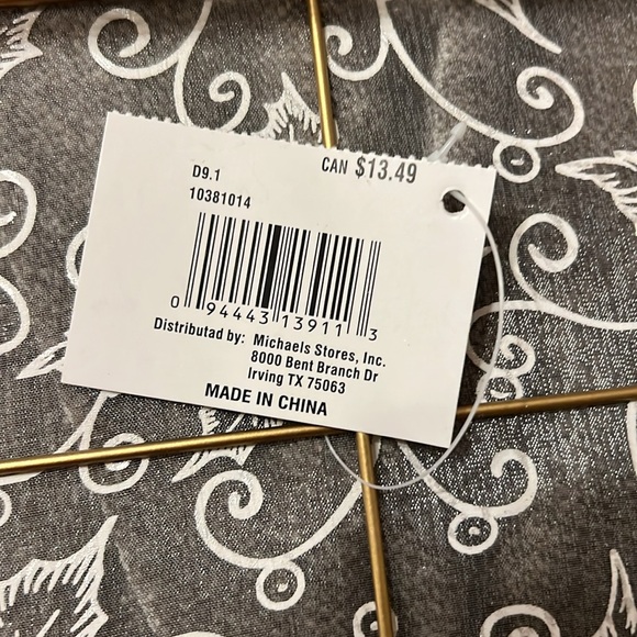 Set of 3 Vintage Christmas Nesting Boxes, Gold Filigree - Picture 10 of 17